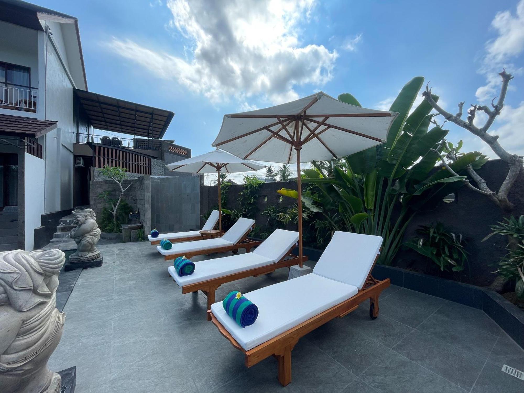 Nivaluma Hotel Ubud  Exterior photo